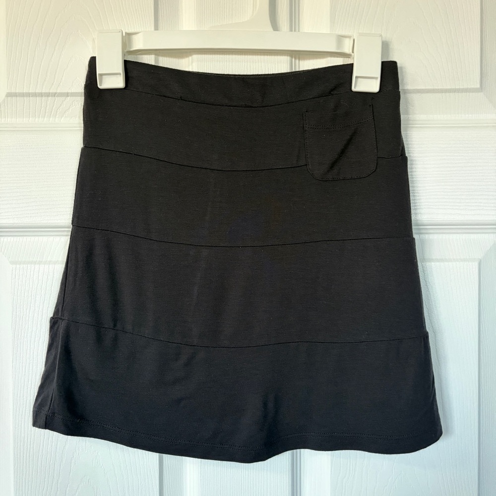 2 Hip by Wrapper Black Skirt (Size M)